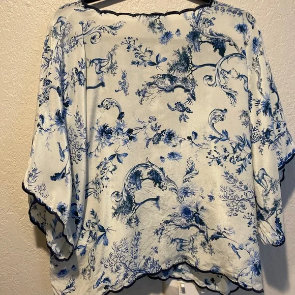 Rare Johnny was blue white embroidered 100% silk short sleeve blouse floral - Picture 7 of 10